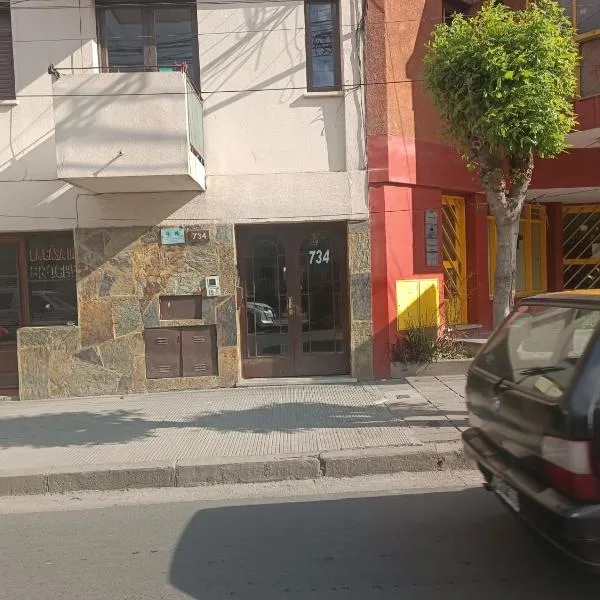 Independencia 734, Dpto 11，位于圣萨尔瓦多德朱的酒店