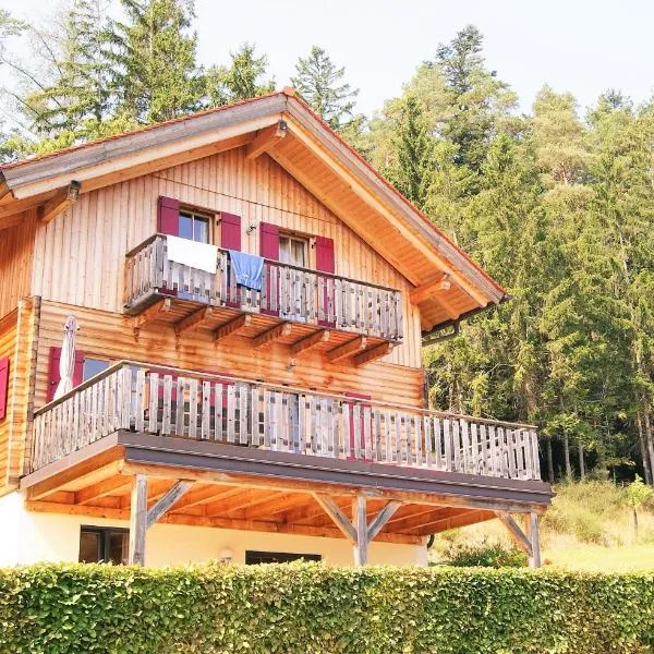 Großes Ferienhaus mit 5 Schlafzimmer & 4 Bäder，位于Pöllauberg的酒店
