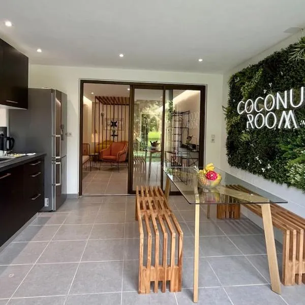 Coconut Room - Entre mer et forêt avec piscine，位于Camp de Rémire的酒店