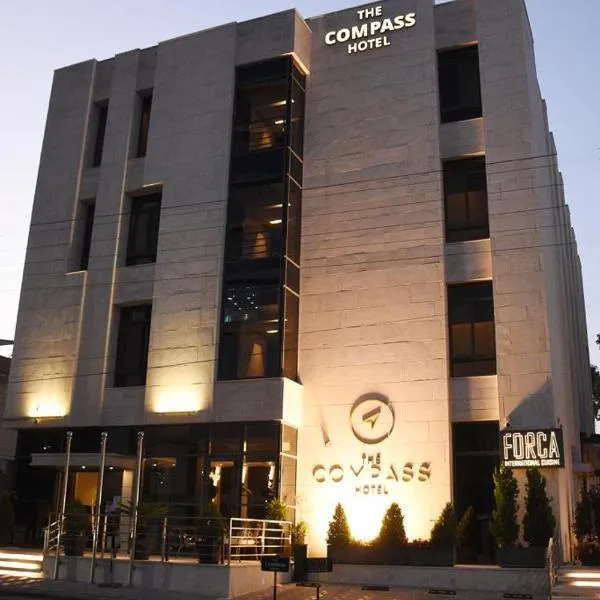 The Compass Hotel，位于Wādī as Sīr的酒店