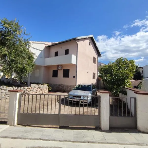 Apartment Doriana，位于斯里马的酒店