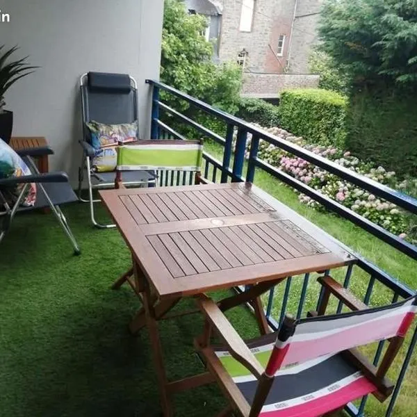 Au calme, 100m plage Écluse, balcon, box garage, Wifi，位于迪纳尔的酒店