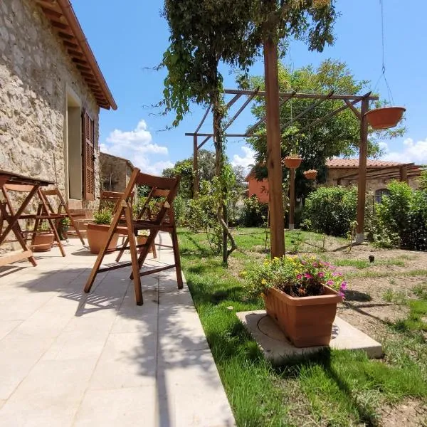 Agriturismo Poggio la Lodola，位于马萨马里蒂马的酒店
