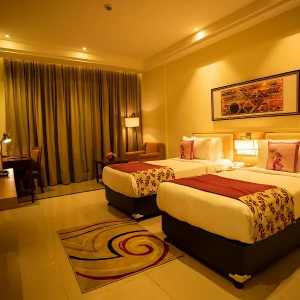 皇家兰花中央施莫加酒店，位于Bhadrāvati的酒店