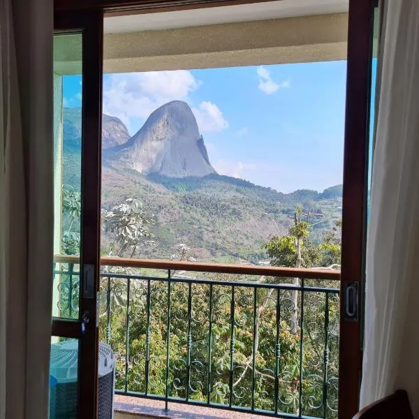 Vista para Pedra Azul e TV de 85''，位于佩德拉阿祖尔的酒店