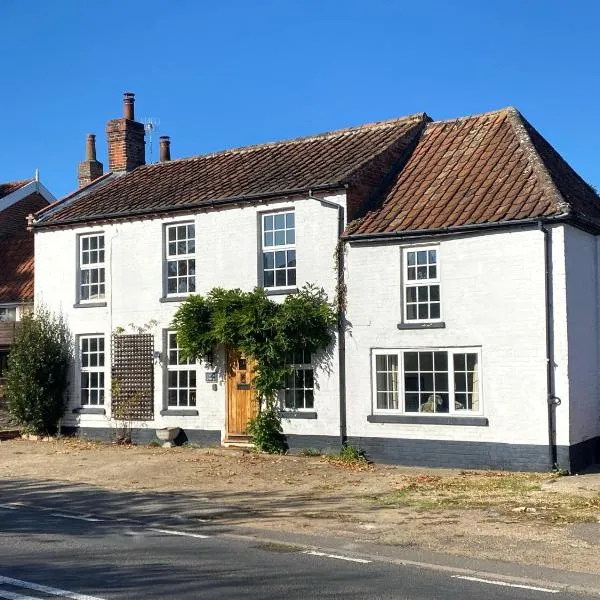 Carlton Cottage Country Retreat - Perfect for Ipswich - Aldeburgh - Southwold - Thorpeness - Sizewell B - Sizewell C - Sleeps 13，位于Saxtead的酒店
