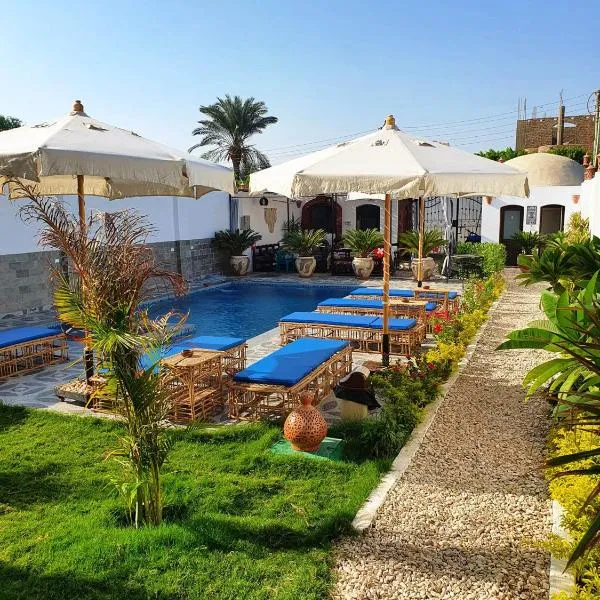 CASA LOKO Guest House，位于卢克索的酒店