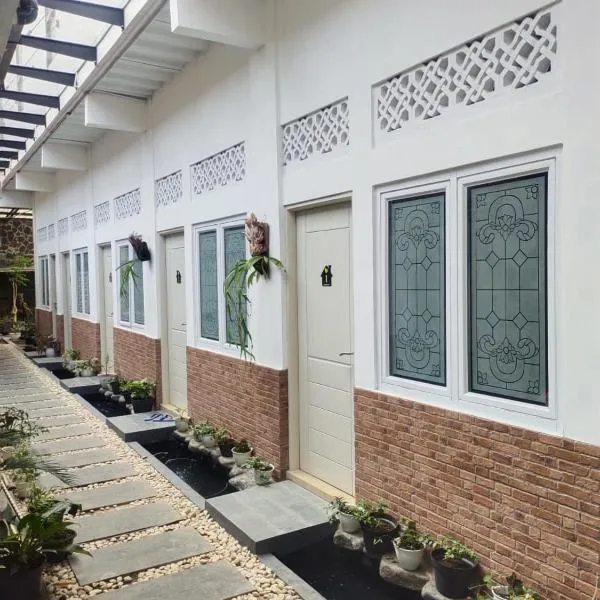 Bu Sepuh GuestHouse，位于Panawuan的酒店