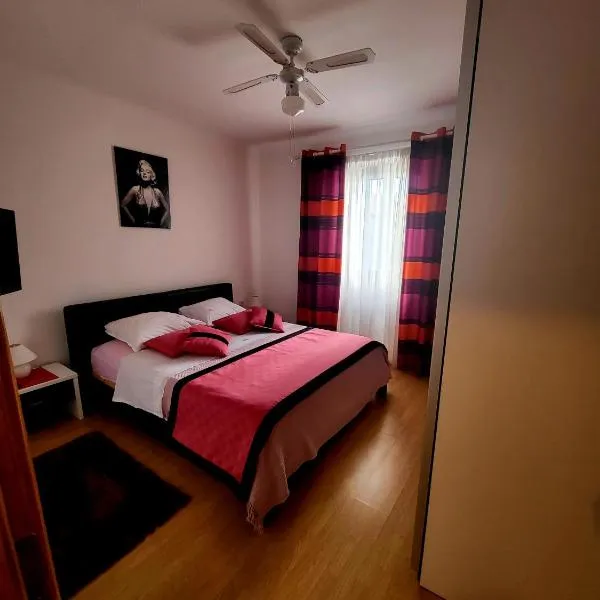 Apartment Lorna & Igor Zuvic，位于奥米沙利的酒店