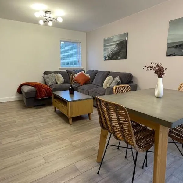 Harbourside by Caithness Luxury Apartments NC500 - 2 Bedroom holiday home - Sleeps Work teams upto 2 & holiday makers upto 6 with bike store，位于威克的酒店