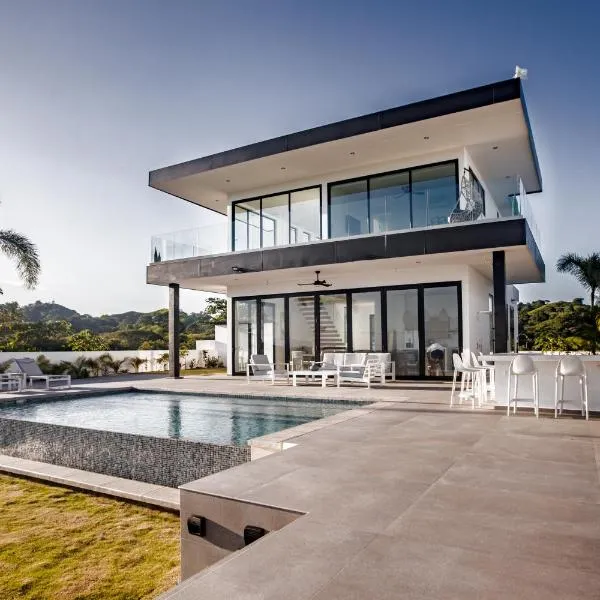 Ocean view luxury Villa, Private Pool 4BD 8PPL，位于普拉纳维瑙的酒店