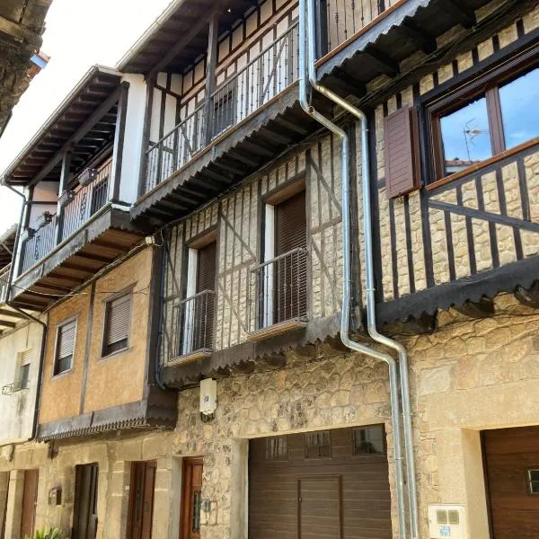 Monforte de la Sierra - Acogedora y cálida vivienda，位于Monforte de la Sierra的酒店