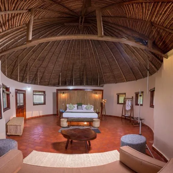 Tilenga Safari Lodge，位于Lolim的酒店