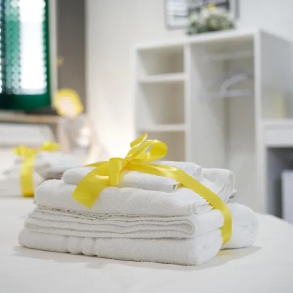 B&B Milleduecento Luxury Room，位于萨莱诺的酒店