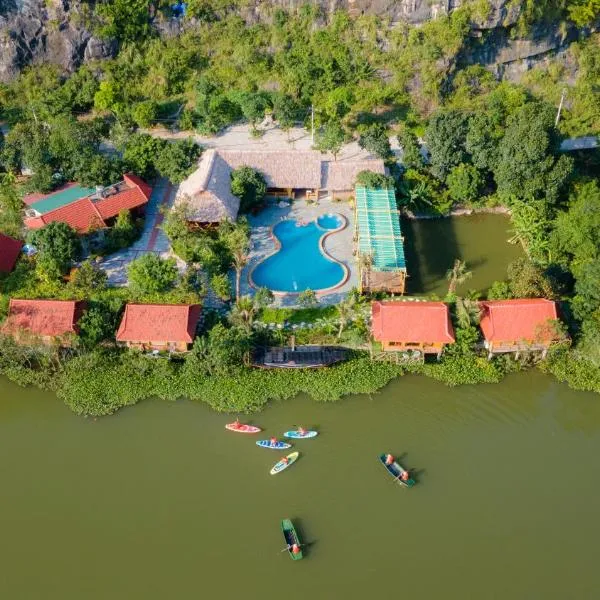 Xuan Son Lakeside Bungalow，位于Nguyên Ngoại的酒店
