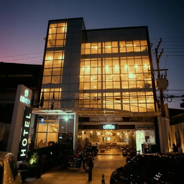 乌诺酒店，位于卡皮纳的酒店