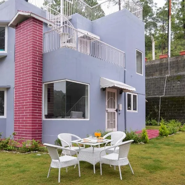 StayVista at Pines & Fir - Sprawling Gardens with Seating and Swings，位于兰斯顿的酒店
