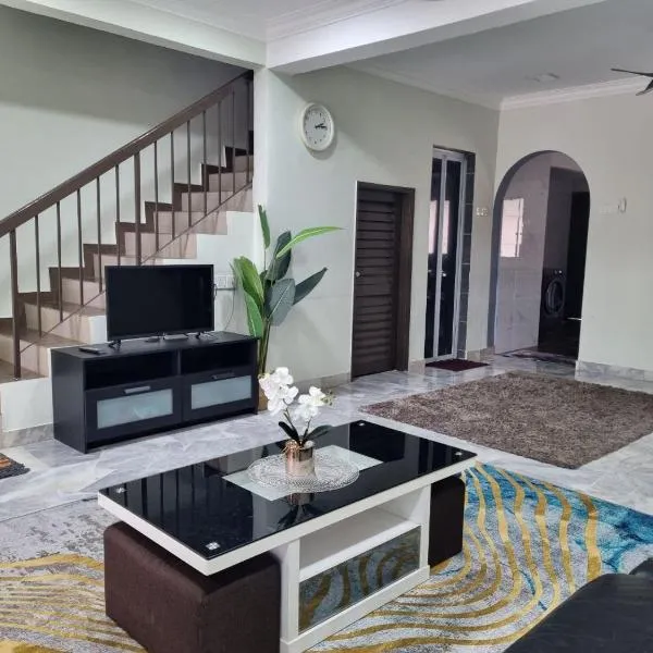 Three-Bedroom House at Tyara Homestay Sunway，位于八打灵再也的酒店