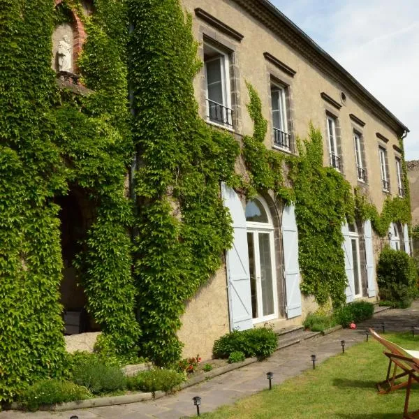 拉利特住宿加早餐旅馆，位于Saint-Julien-de-Coppel的酒店