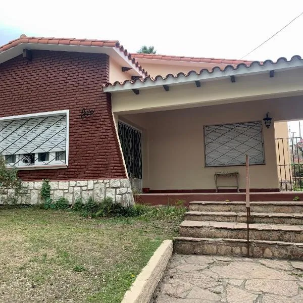 casa de marta a 50 mts del centro，位于维拉卡洛斯帕兹的酒店