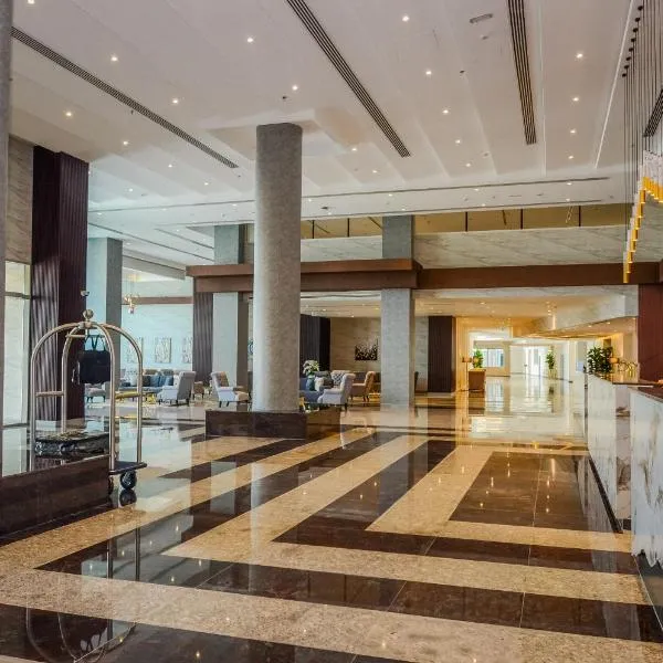 VOGO Grand Hotel Formerly Best Western Plus Hotel Dubai Academic City，位于迪拜的酒店