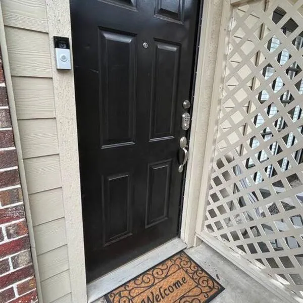 Home Away From Home-Cozy 2 BDRM Condo/Med Cntr/NRG，位于休斯顿的酒店