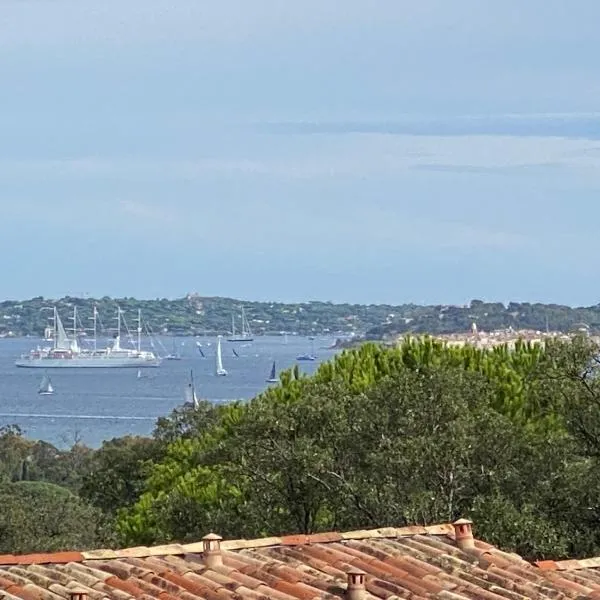 Appartement vue Mer Les Restanques du golfe de Saint Tropez，位于格里莫的酒店