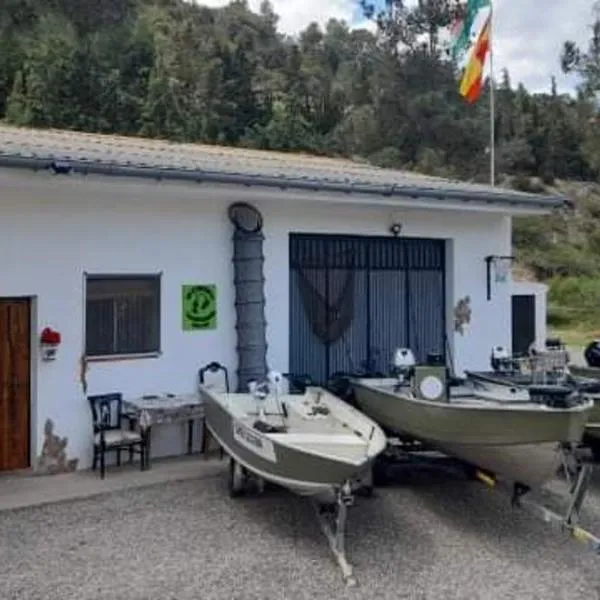 R U Ready Fishing, River Ebro，位于Llardecáns的酒店