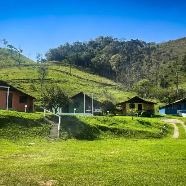 Chales Mirante Pedra Selada，位于博凯纳-迪米纳斯的酒店