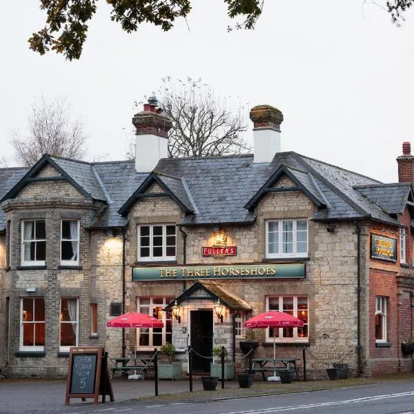 The Three Horseshoes East Worldham，位于奥尔顿的酒店