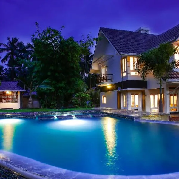 Royad Calicut Farm House - Premium Villa with Pool Inside a Farm，位于Kedavūr的酒店