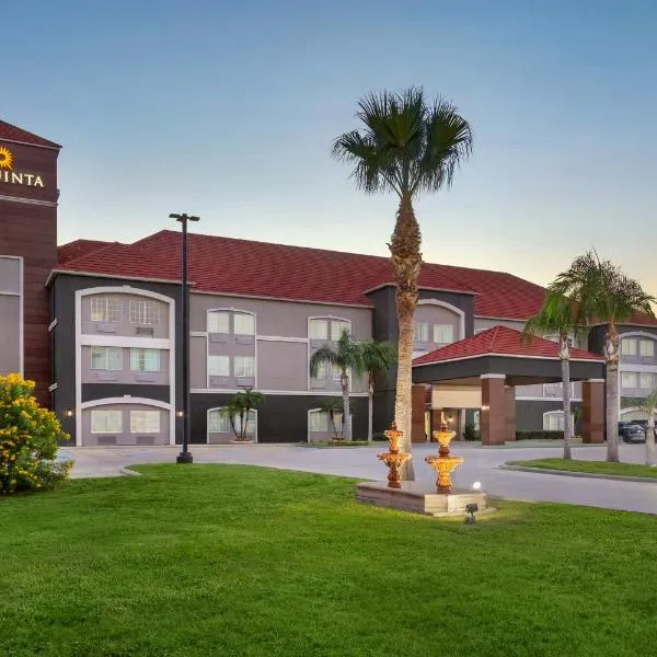 布朗斯维尔北拉金塔旅馆及套房酒店，位于Rancho Viejo的酒店