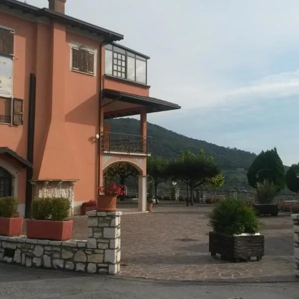 Ristorante Albergo San Michele，位于Paderno Franciacorta的酒店