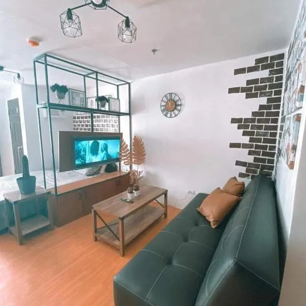 Black & Bold - 1BR Condo 50mbpsWIFI near SM Marilao，位于Marilao的酒店