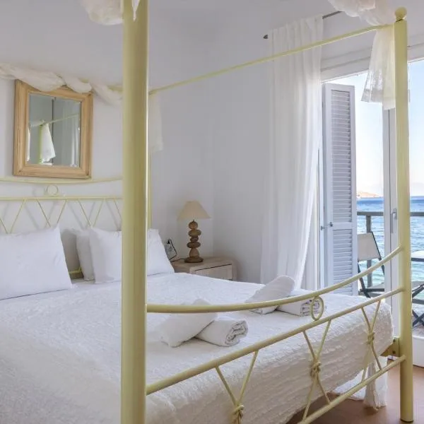 Uno Luxury Apartment with Sea view，位于里瓦的亚的酒店