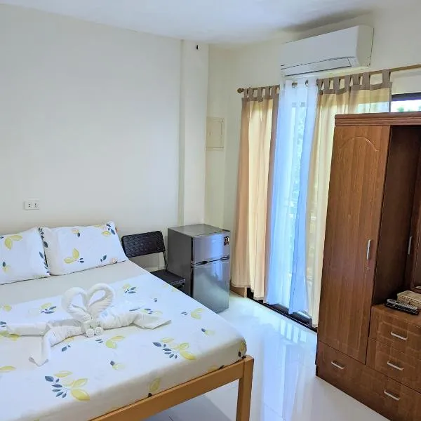 Charlina Inn Panglao，位于邦劳的酒店