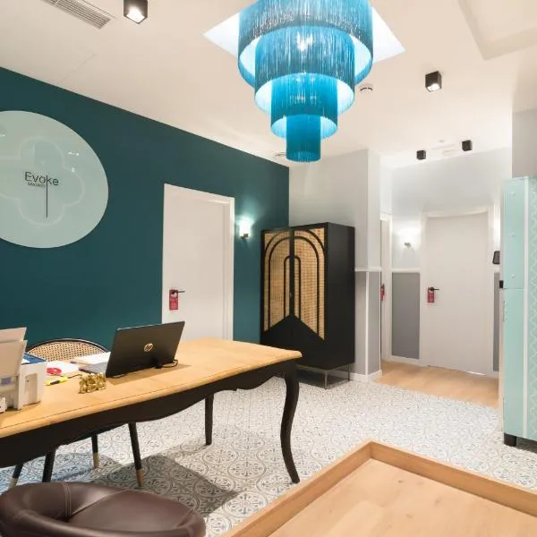 Hostal Evoke Madrid，位于马德里的酒店