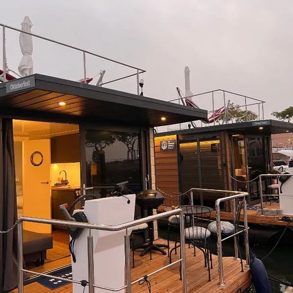 Casas Flotantes - Boatvillage，位于阿亚蒙特的酒店