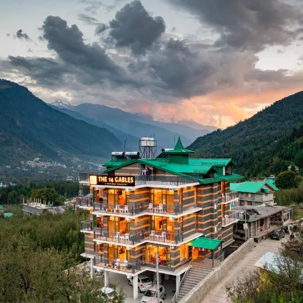 The 14 Gables, Shanag, Manali - Balcony Rooms - Mountain Views - Pet Friendly - Crown Palace，位于马拉里的酒店