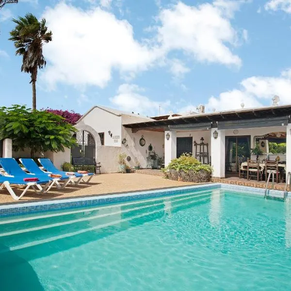 Lanzarote Rural Villa Casa Albryna，位于科斯塔特吉塞的酒店