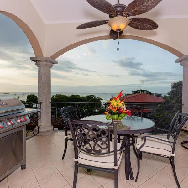 Sunrise 48- 3 Bedroom Ocean View Penthouse Condo，位于塔马林多的酒店