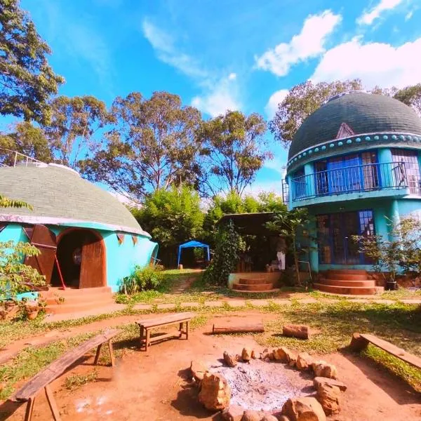 Espaço Cultural Lotus - Suítes, Hostel e Camping，位于戈亚斯州上帕莱索的酒店