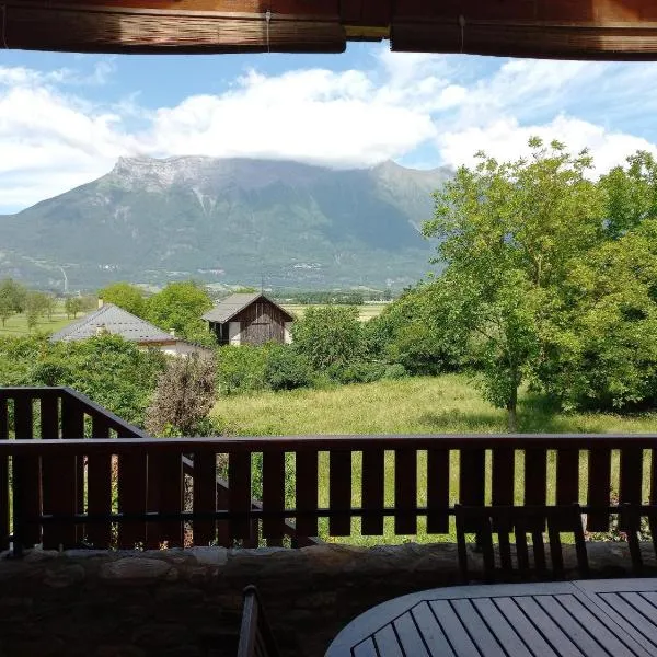 Gite Le Chamoyard，位于Chamoux-sur-Gelon的酒店