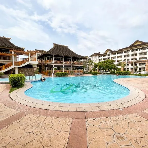 Modern 2BR Condo Near SM with Free Parking Pool WIFI and Netflix，位于达沃市的酒店