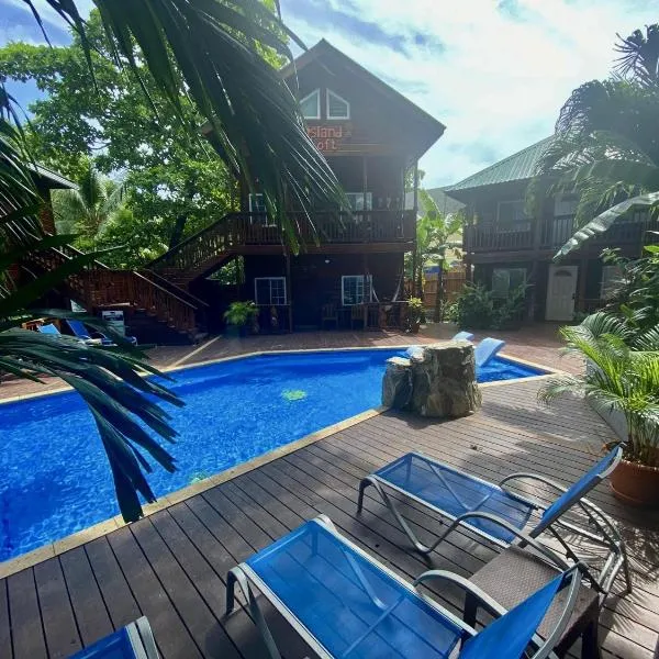 The Blue Bahia Resort In Sandy Bay，位于Coxen Hole的酒店