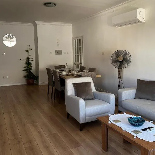 Stylish 3 BR apartment in Kyrenia Northern Cyprus，位于拉普索斯的酒店