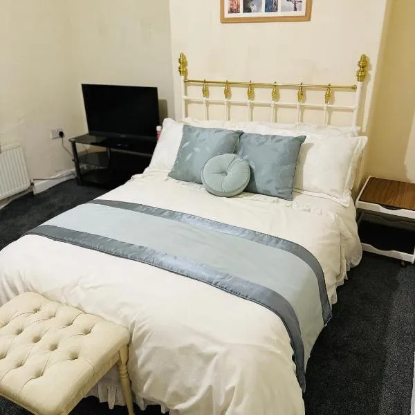 Double Bedroom in West Yorkshire, Leeds，位于Hunslet的酒店