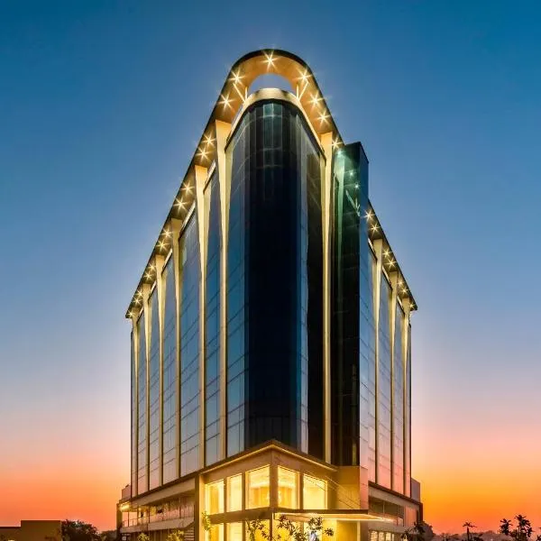 Hotel Luxy，位于Dahej的酒店