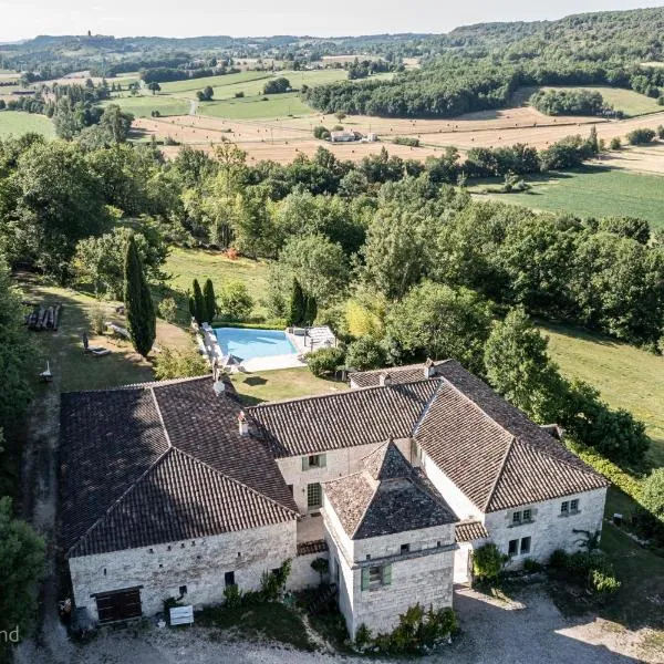 MANOIR Le Moulinal47 - vue panoramique，位于Aurignac的酒店