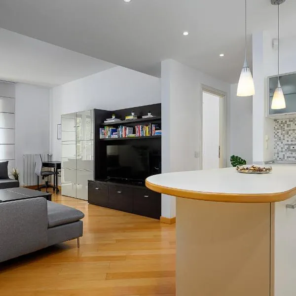 garibaldi sempione sarpi 10 min - big apartment 85m - self-check-in 5th floor，位于米兰的酒店